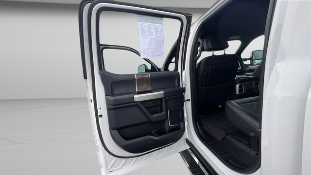 2022 Ford F-350SD Lariat