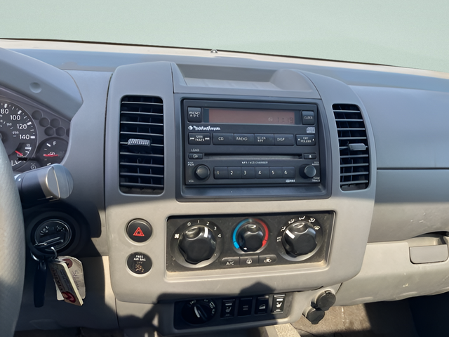 2005 Nissan Frontier LE