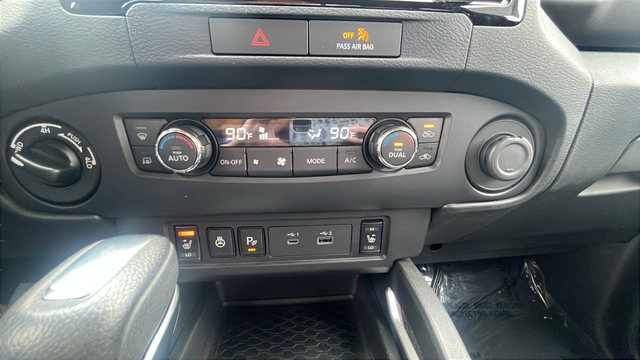 2022 Nissan Frontier SV