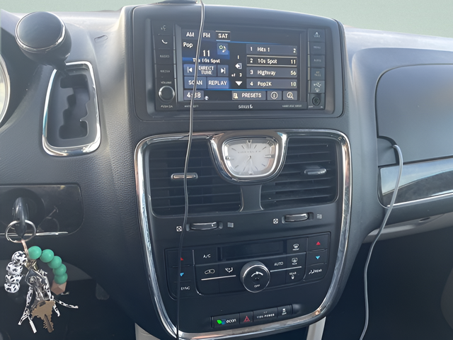 2016 Chrysler Town & Country Touring