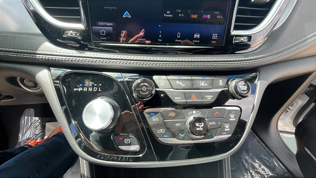 2025 Chrysler Pacifica Limited