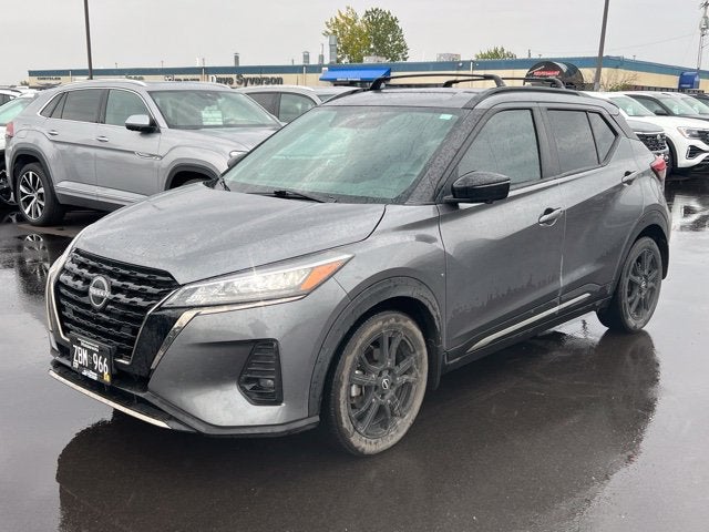 2023 Nissan Kicks SR