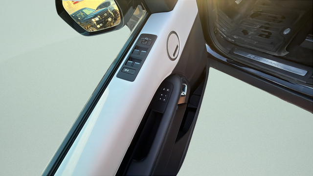 2023 Land Rover Discovery Metropolitan Edition